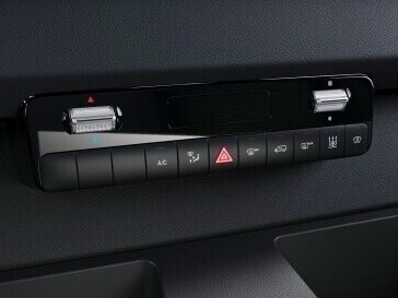 El panel de control del aire acondicionado con regulación semiautomática TEMPMATIC en la Mercedes-Benz Sprinter Tourer.