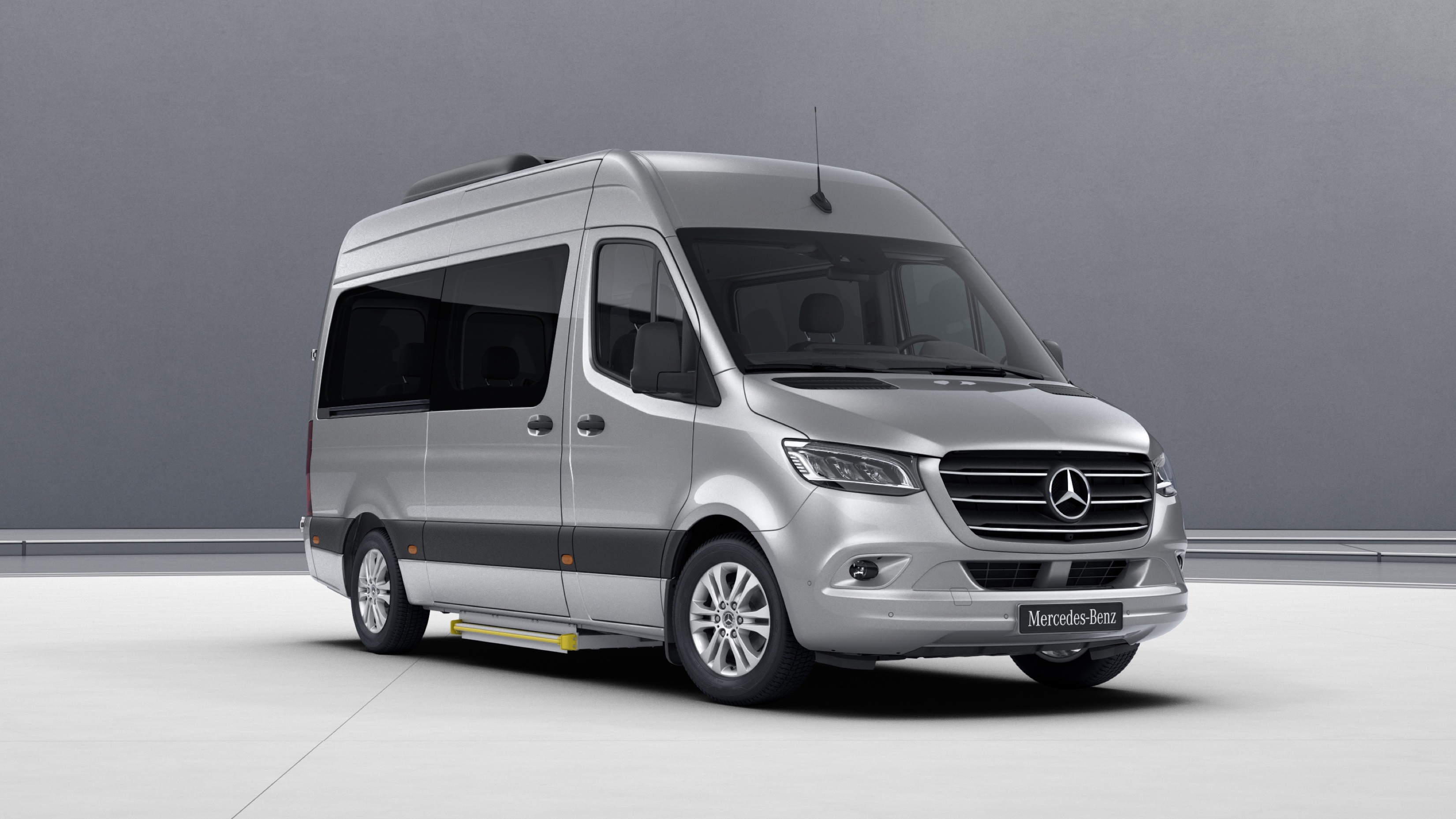 Explora los monovolúmenes de Mercedes-Benz Mercedes-Benz Sprinter monovolumen en gris claro