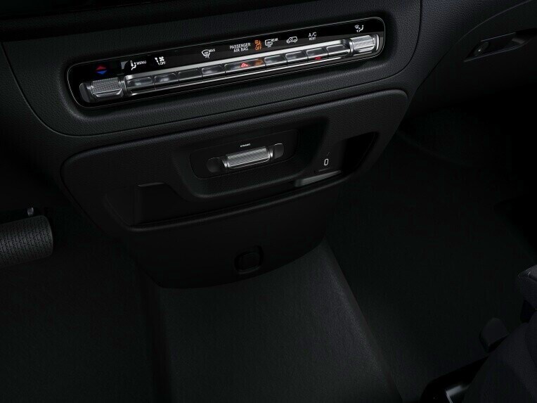 El sistema de aire acondicionado TEMPMATIC de control semiautomático aumenta el bienestar manteniendo el interior a una temperatura agradable.