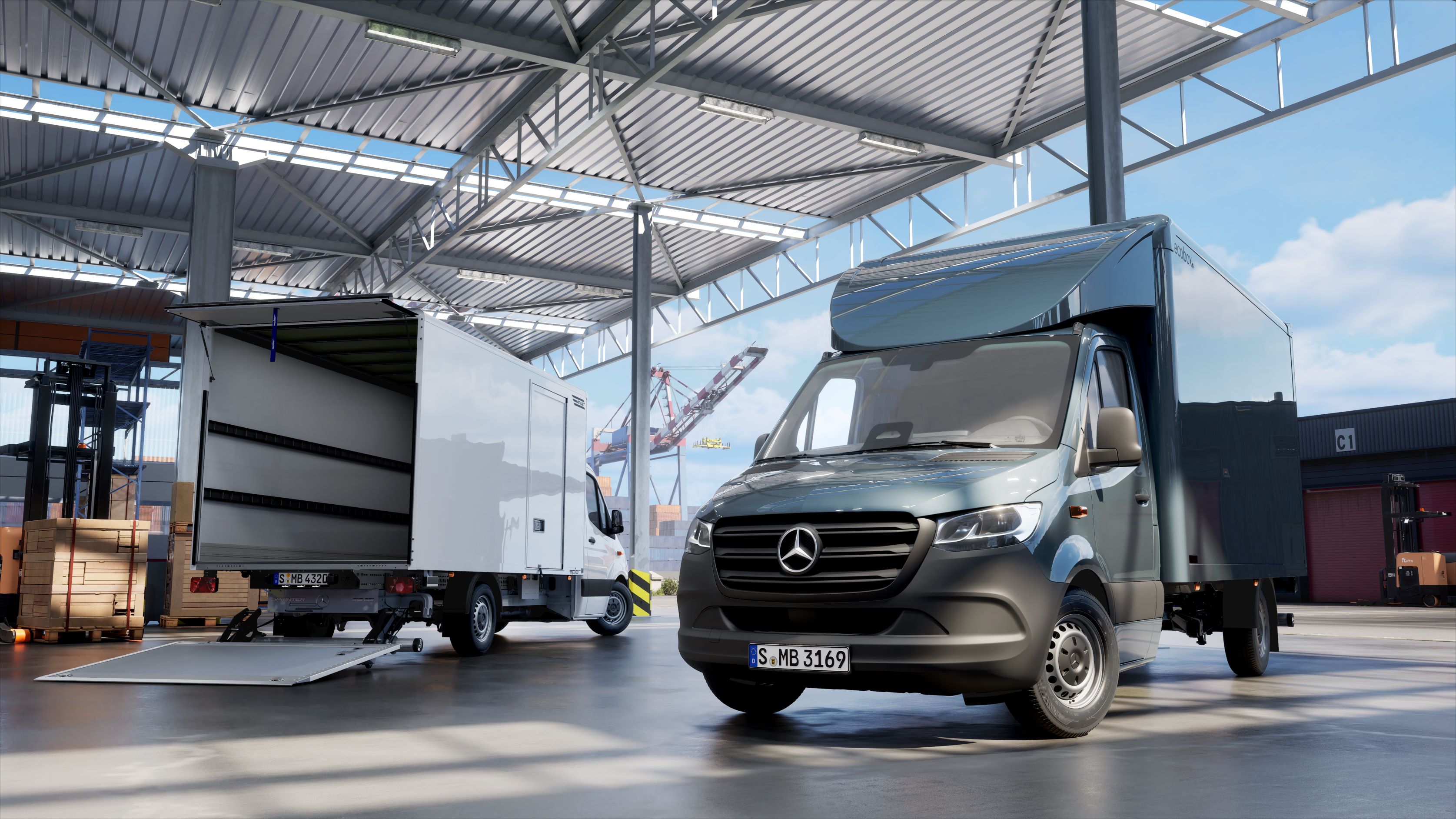 VanSolution | Sprinter | Mercedes-Benz Varios modelos Sprinter con una solución de carrocería de caja cerrada.