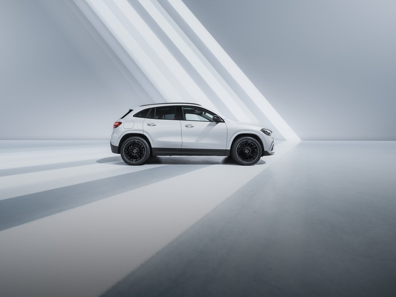 VIsual lateral del GLAde Mercedes-Benz 