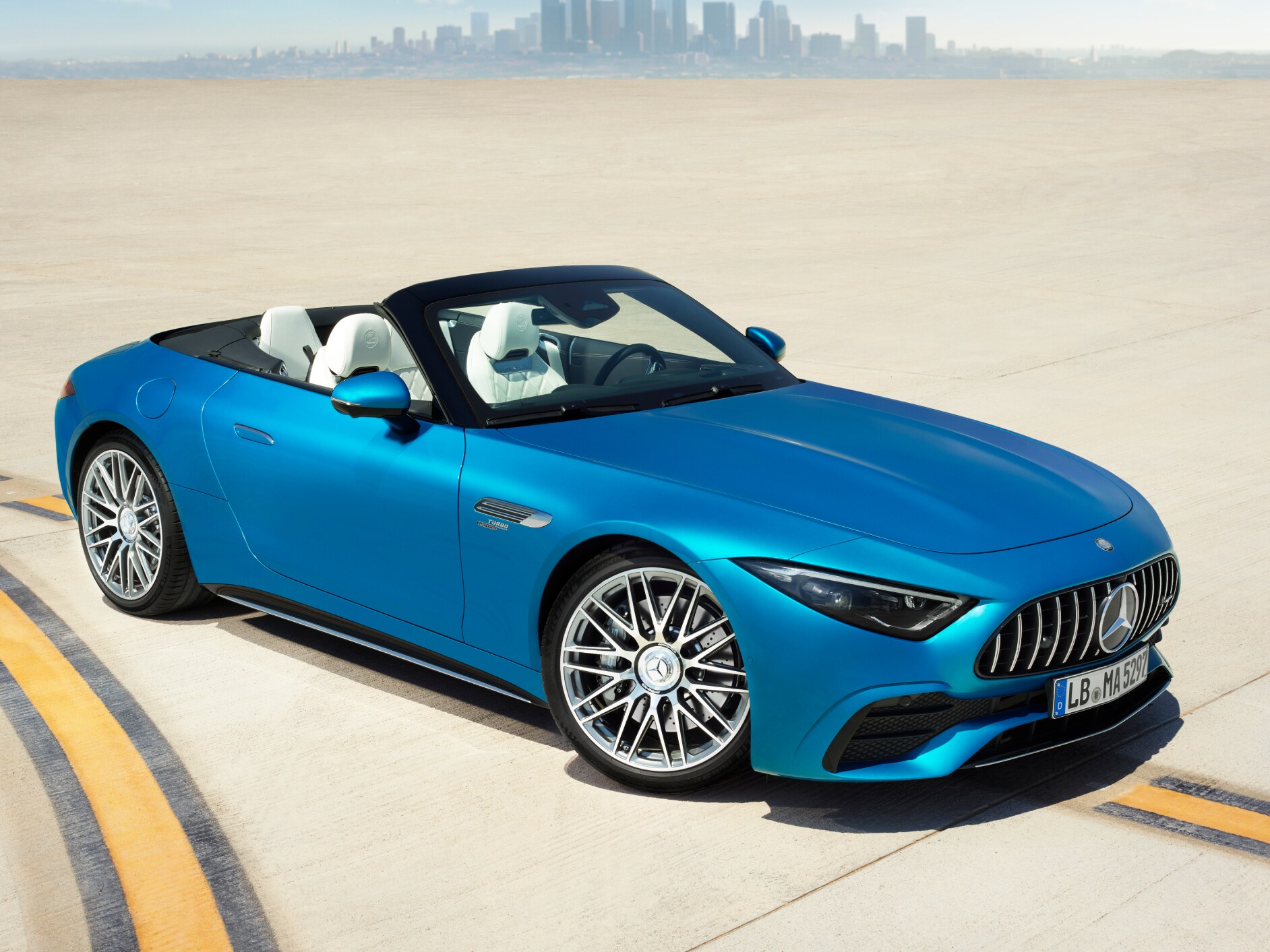 La imagen muestra el Mercedes-AMG SL Roadster de MercedesAMG