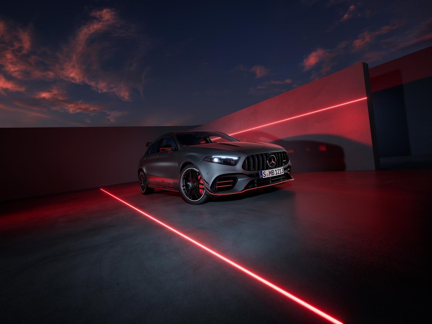 Visual lateral del Clase A de Mercedes-AMG