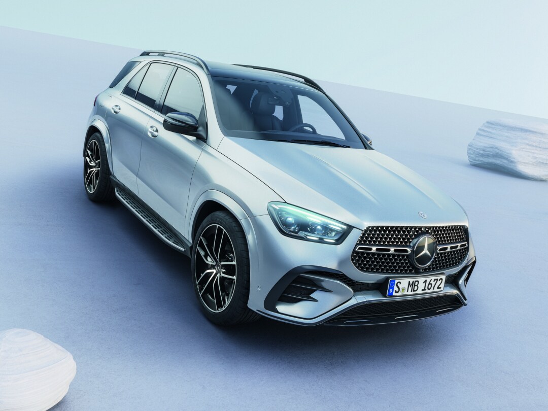 La imagen muestra un GLE gris de Mercedes-Benz