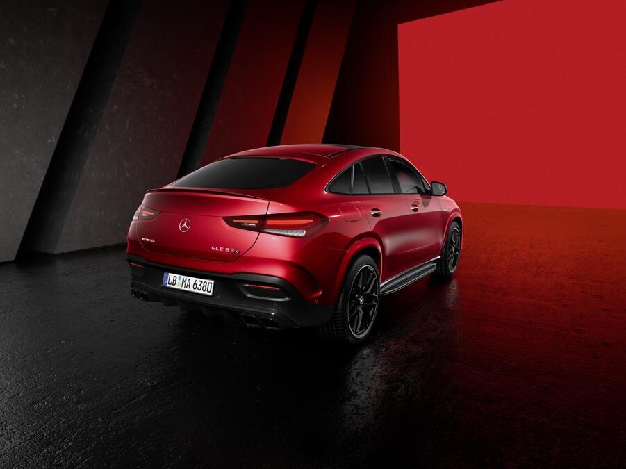 visual trasero del Mercedes-AMG GLE Coupé en color rojo