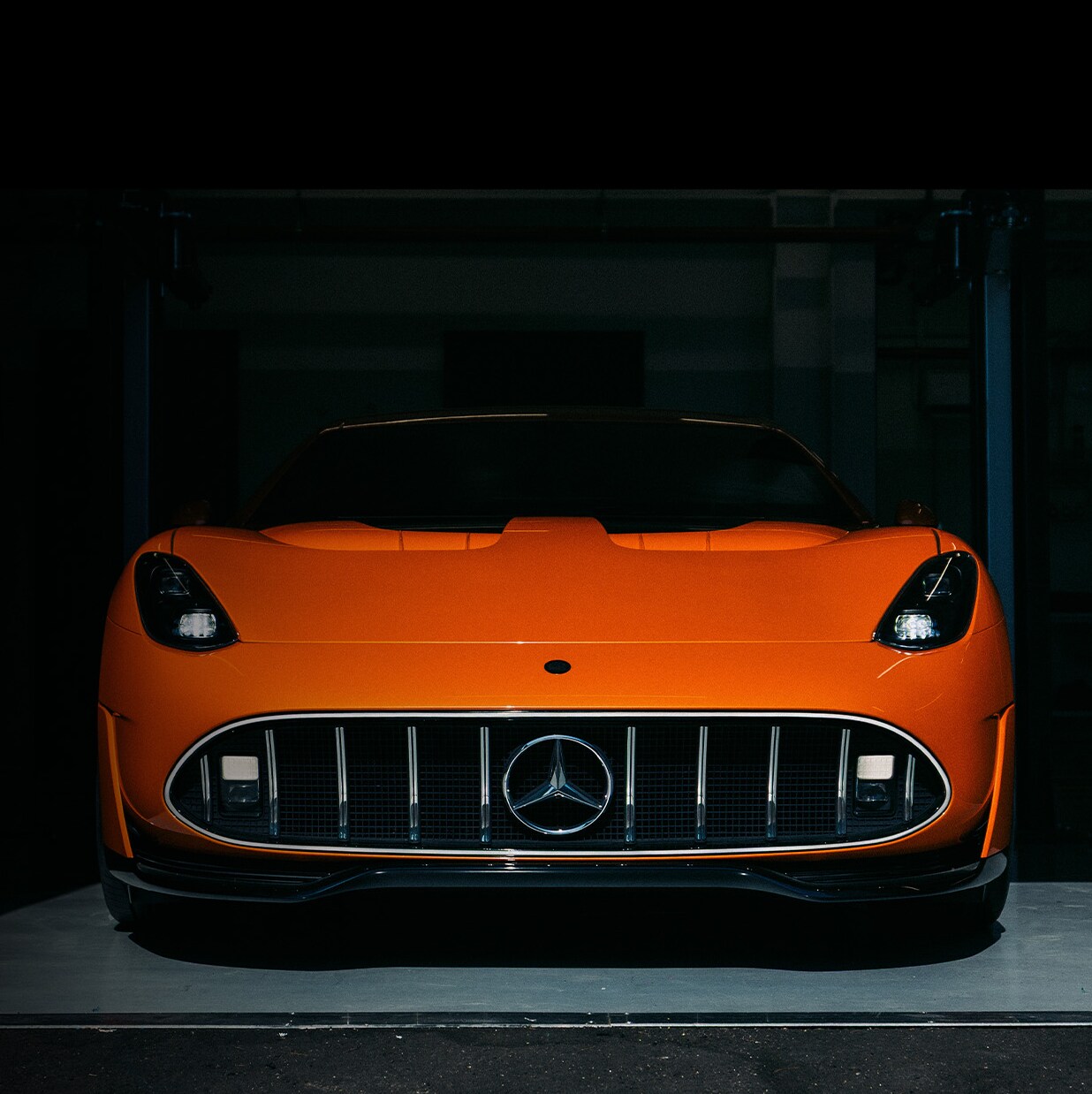 El GT XX de Mercedes-AMG aparcado en un garaje