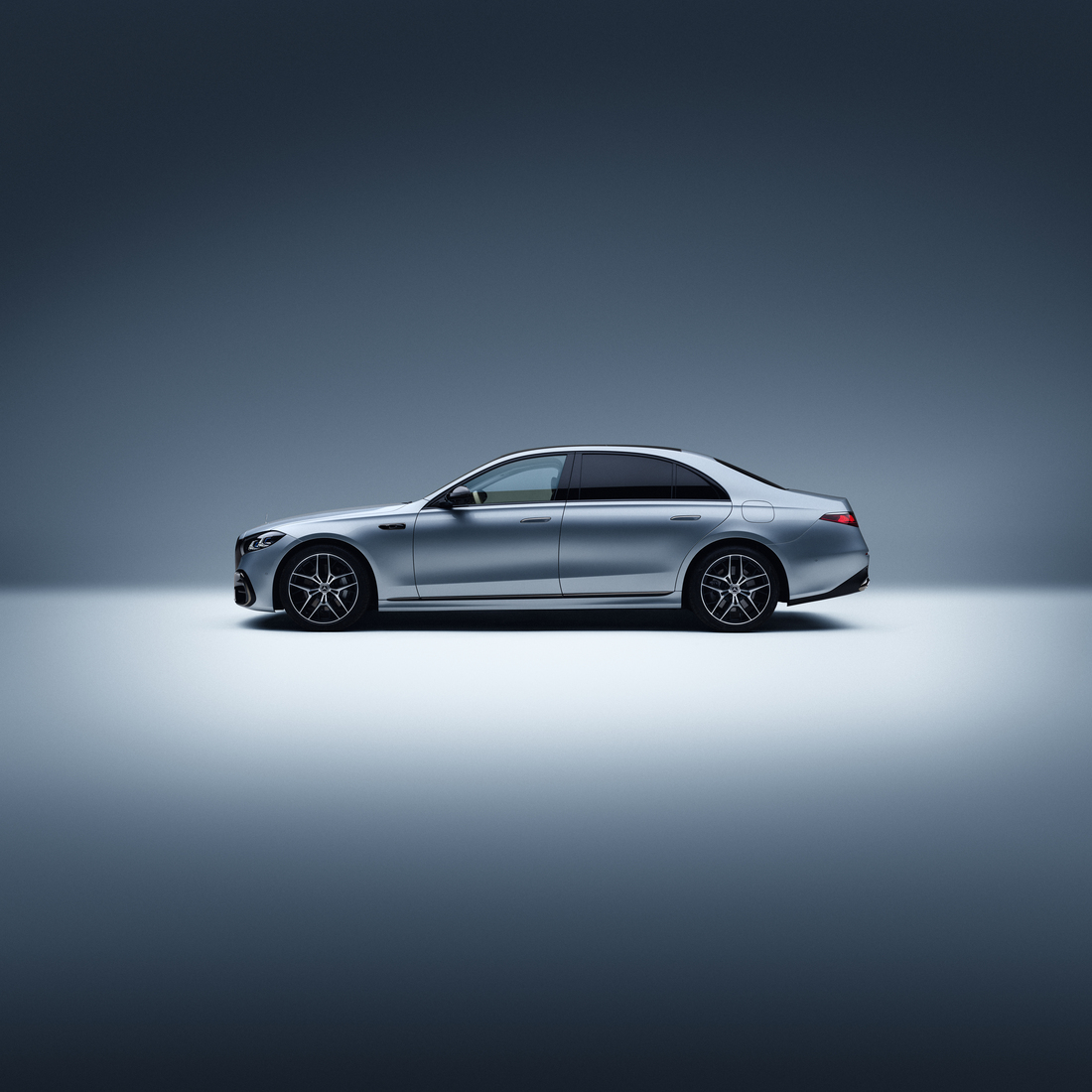 La marca | Mercedes-Benz Vista lateral del Clase S de Mercedes-Benz.