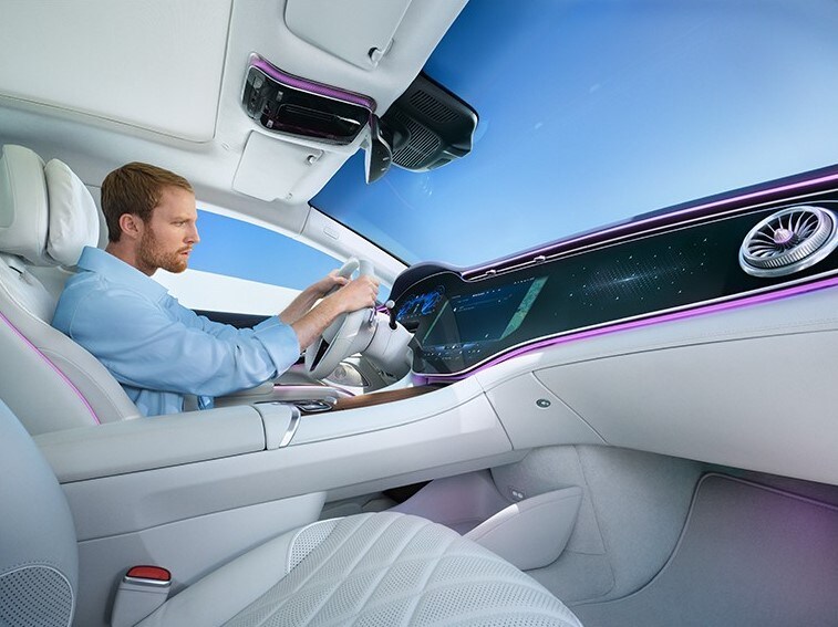 El asistente de voz MBUX como uno de los diversos extras digitales de Mercedes-Benz.