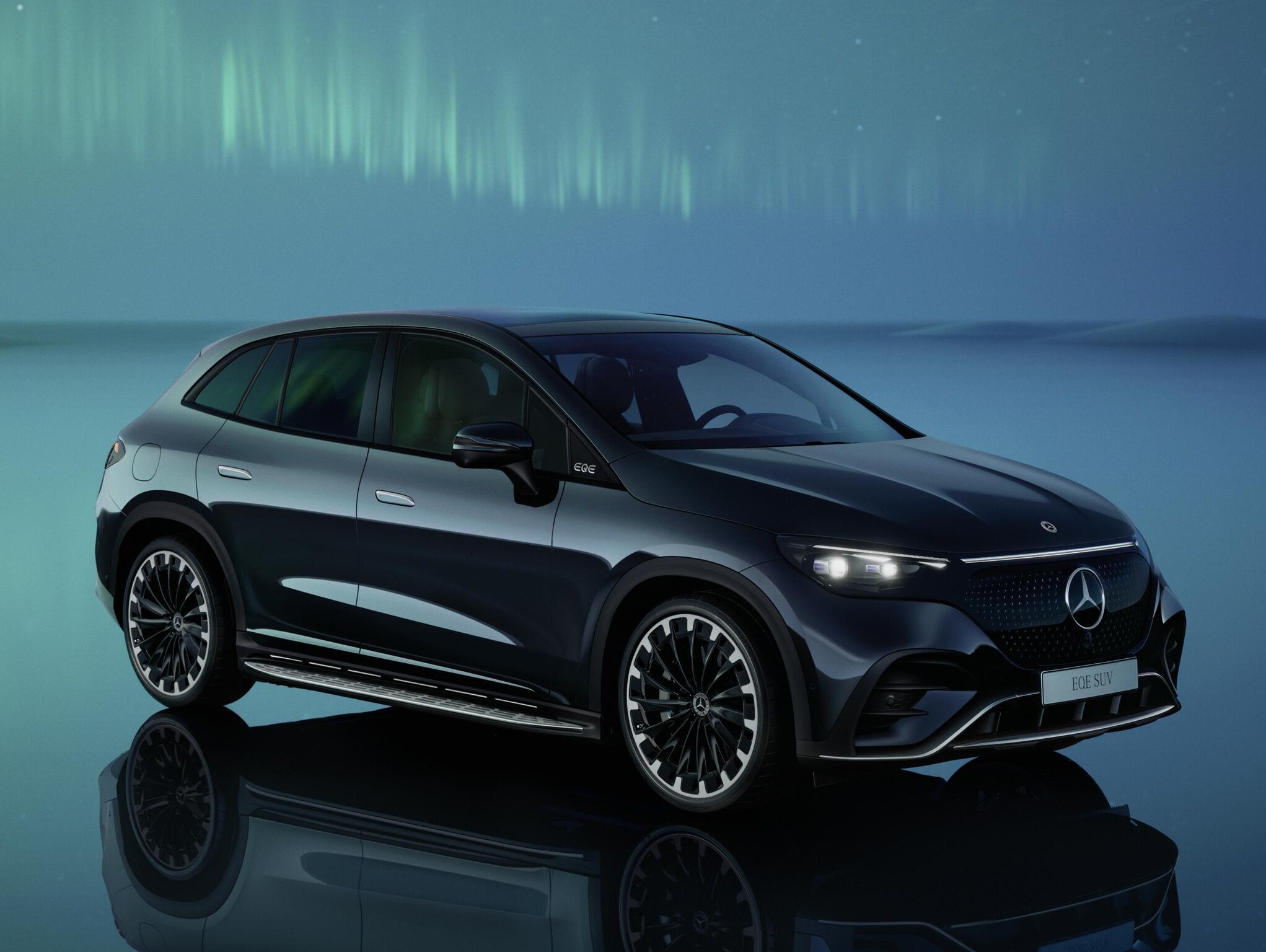 Visual lateral del EQE SUV de Mercedes-Benz